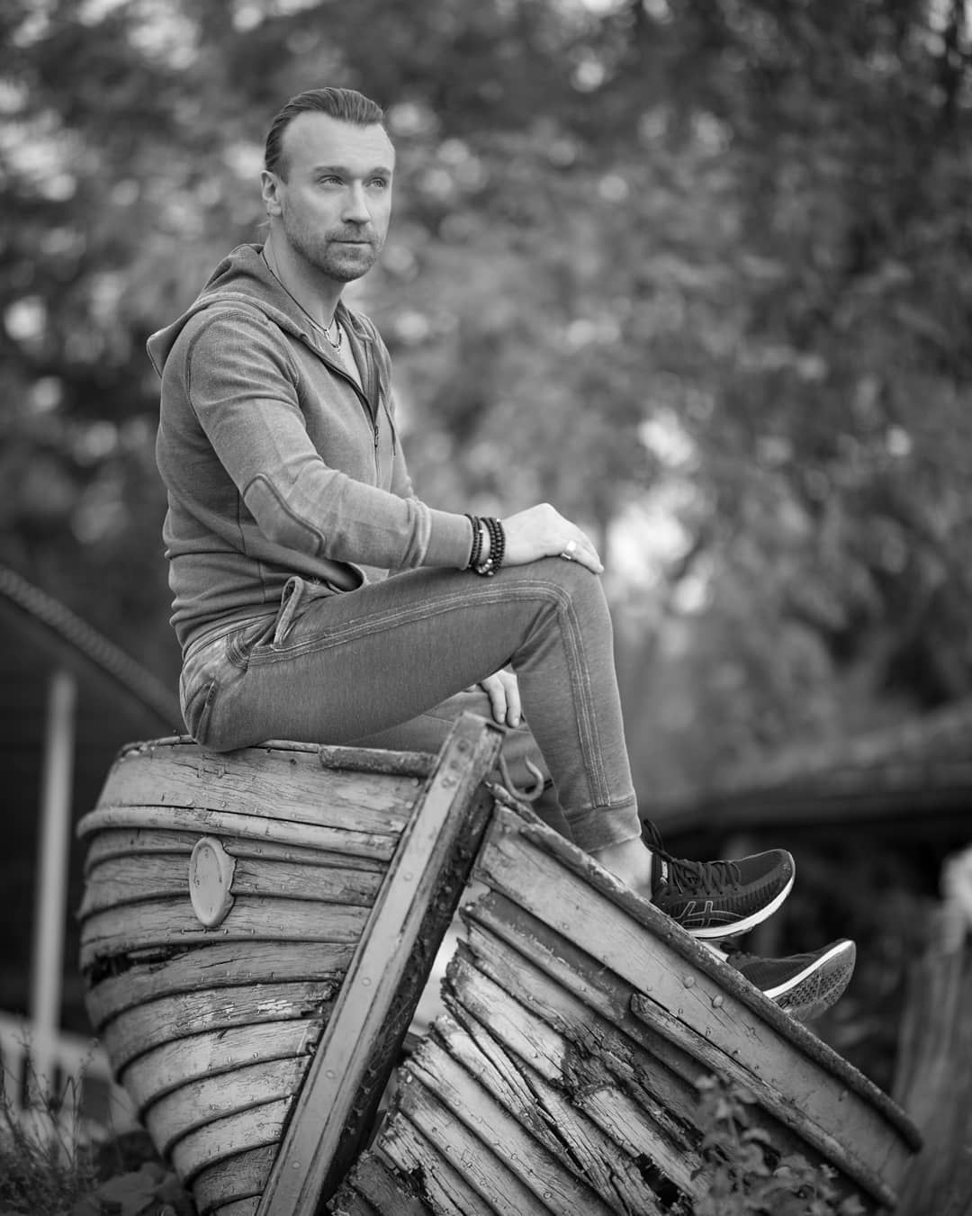Який мілашка: Олег Винник у новій фотосесії такий замріяний - 409543 Який мілашка: Олег Винник у новій фотосесії такий замріяний - фото 409543