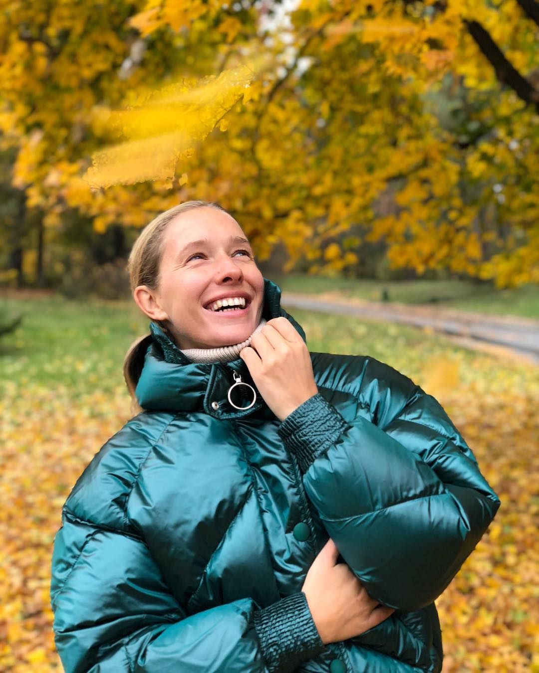 Катя Осадчая засыпала Instagram осенними фото со своими мужчинами - фото 409621