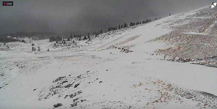 Гостримо лижі: схили гори Драгобрат засипало снігом - фото 409811