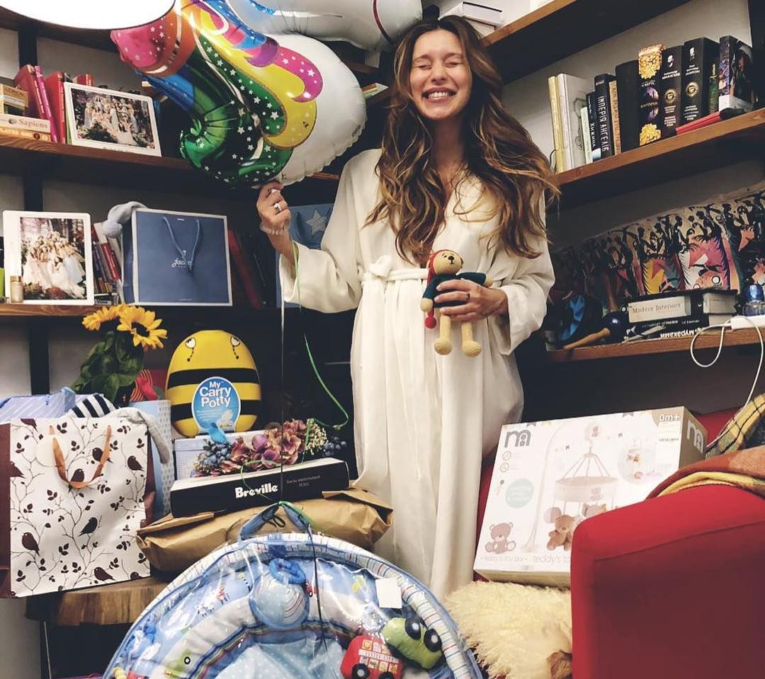 Зірковий baby shower: Регіна Тодоренко влаштувала вечірку перед народженням дитини - фото 411222