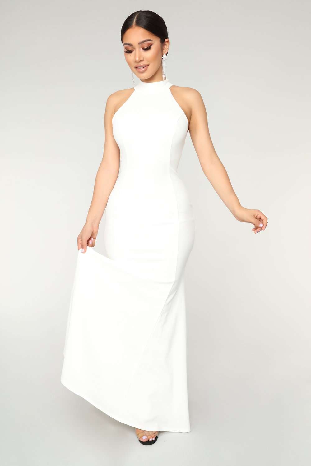 Выпустили копию роскошного свадебного платья Меган Маркл, и его цена просто смешная - фото 411529