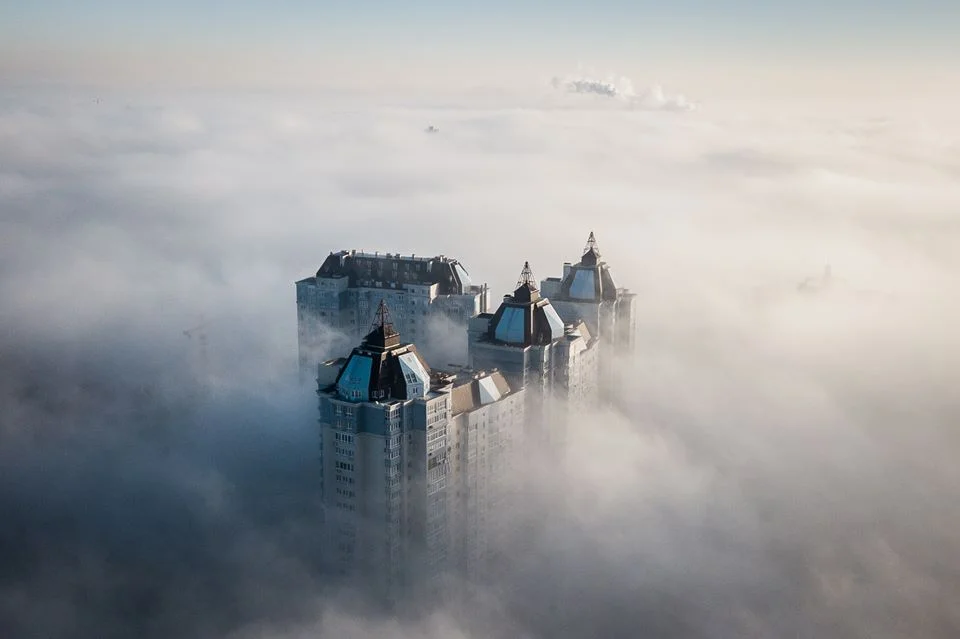 Осінній Київ у тумані: магічні фото українського фотографа - фото 411753