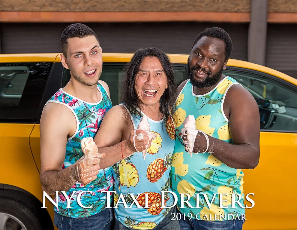 Игривые таксисты из Нью-Йорка снялись для ежегодного благотворительного календаря - фото 412978