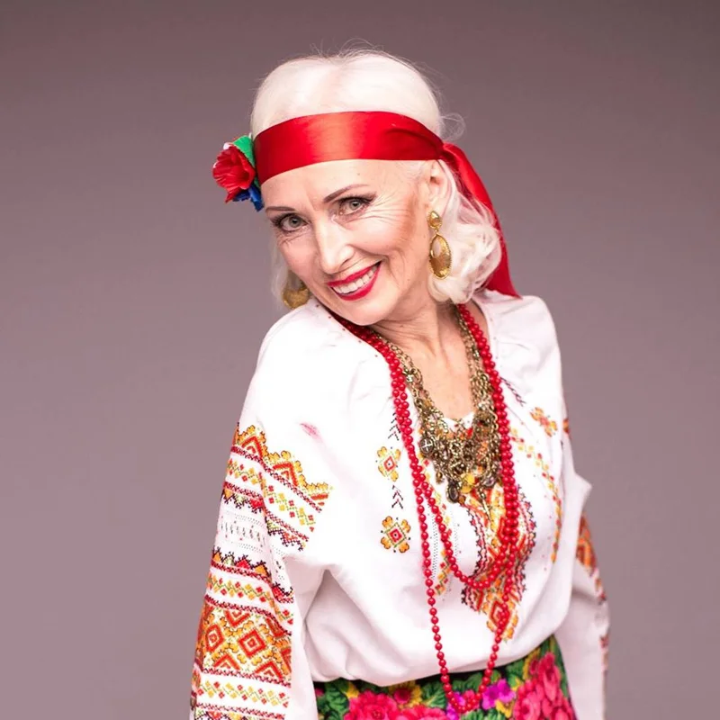 Пишаємось: 66-річна українська модель потрапила в ТОП надихаючих жінок світу - фото 412995