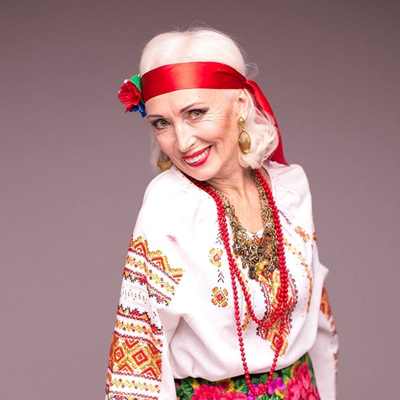 Гордимся: 66-летняя украинская модель попала в ТОП вдохновляющих женщин мира - фото 412995