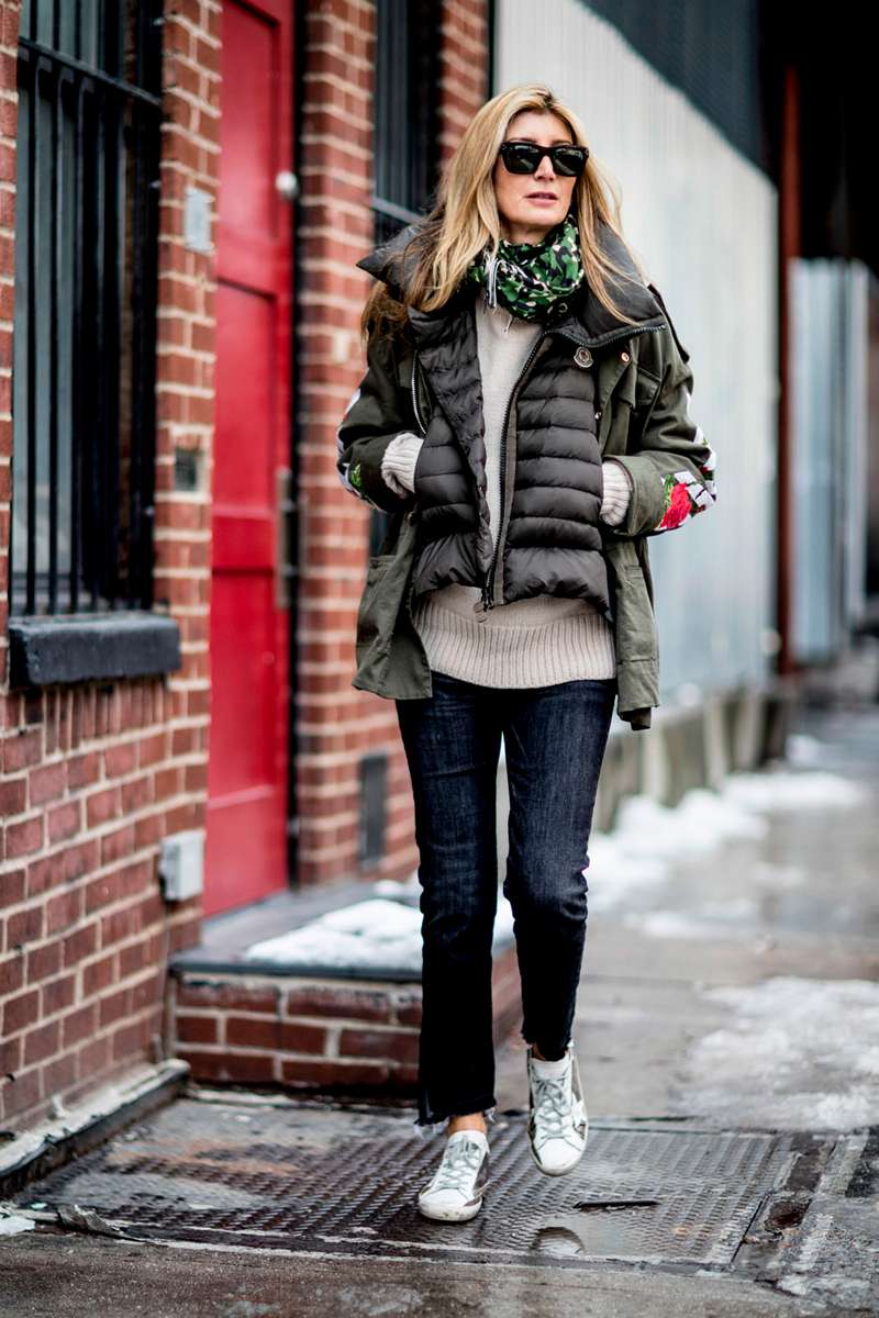 Уличный стиль: как стильно носить пуховик этой зимой - фото 413839