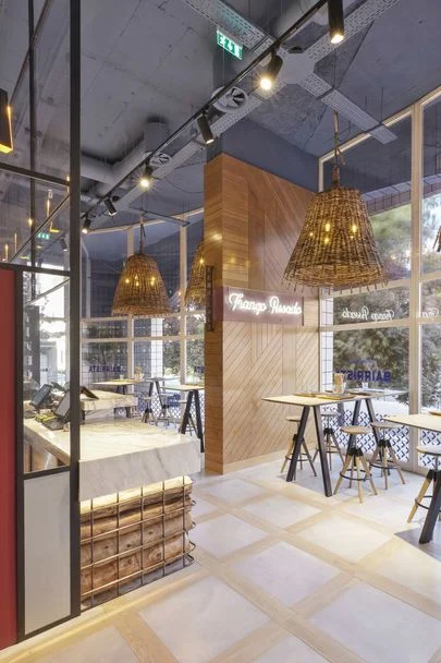 Киянин розробив інтер'єр ресторану в Лісабоні, і дизайн закладу просто вражає - фото 413895