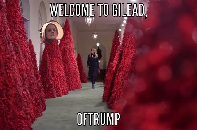 Мелания Трамп и ее елки в Белом доме стали мемом - фото 414005