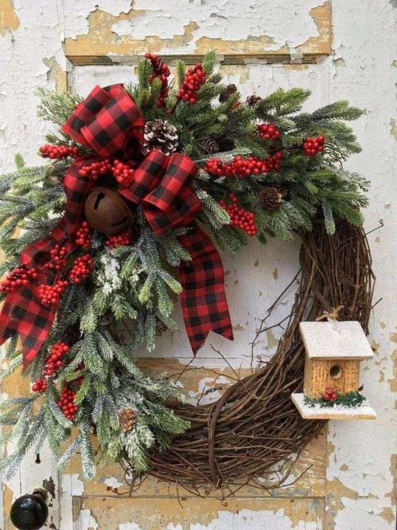 Рождественские венки на дверь: идеи, которые легко повторить и сделать своими руками - фото 415670