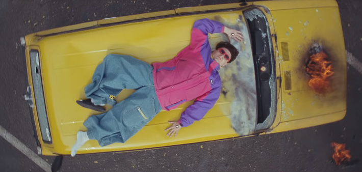 Американский исполнитель Oliver Tree снял шальной клип в Киеве - 415762 Американский исполнитель Oliver Tree снял шальной клип в Киеве - фото 415762