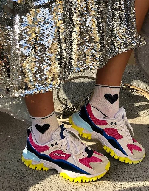 Мода - страшная сила: стилисты назвали, которые кроссовки будут в тренде в 2019-м - фото 417480