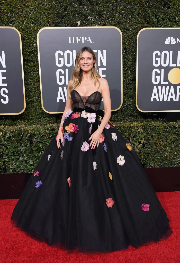 Золотой глобус 2019: лучшие платья голливудских звезд - фото 417776