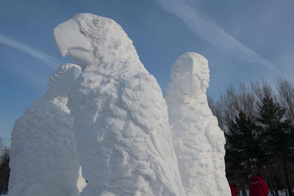 Ледяной мир: фестиваль ледовых скульптур 2019 поразит каждого - фото 417907