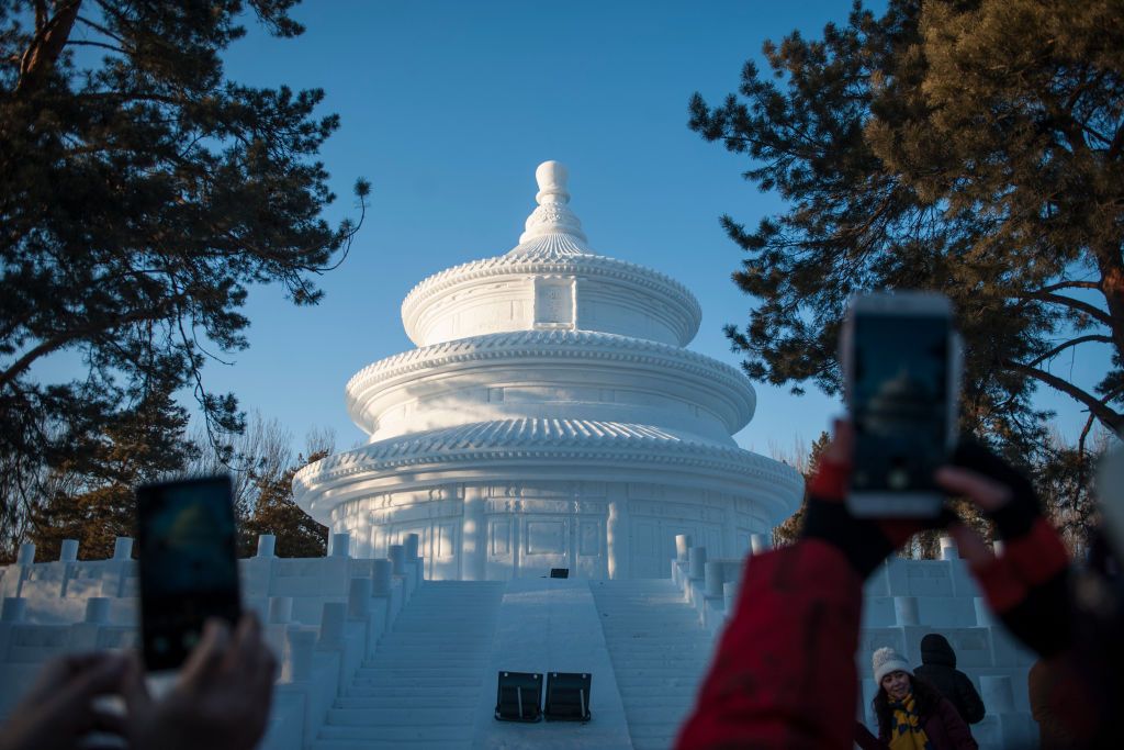 Ледяной мир: фестиваль ледовых скульптур 2019 поразит каждого - фото 417915