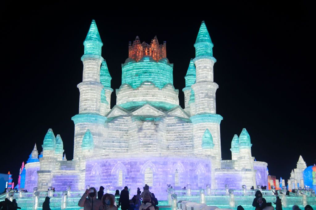 Ледяной мир: фестиваль ледовых скульптур 2019 поразит каждого - фото 417916
