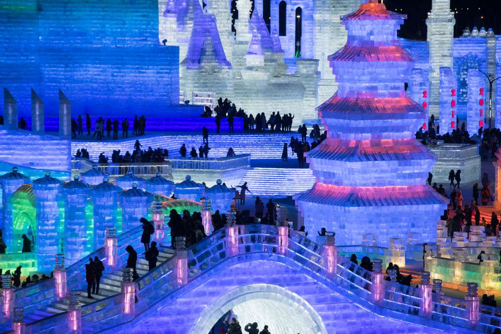 Ледяной мир: фестиваль ледовых скульптур 2019 поразит каждого - фото 417917