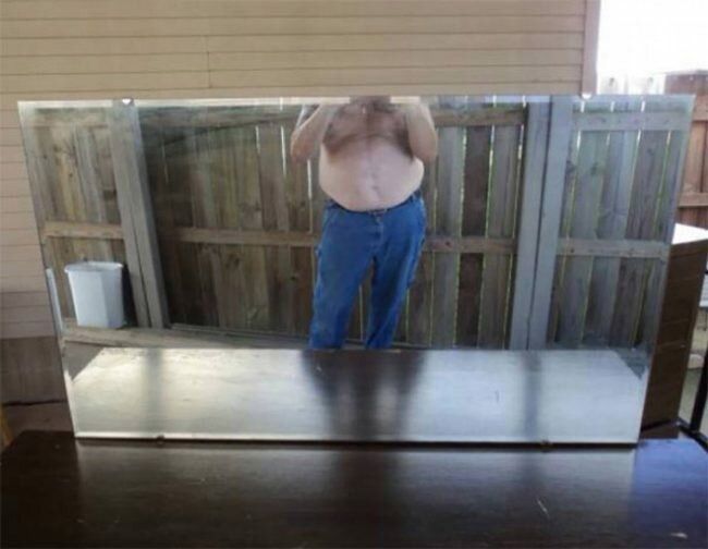Люди, які продають дзеркала і намагаються не потрапити в кадр, розсмішать тебе до сліз - фото 418074
