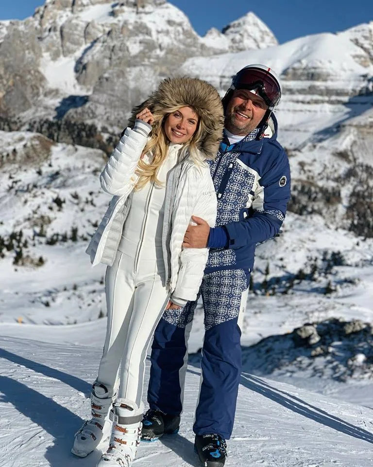 Влюбленная Юлия Думанская вместе с мужем радуется отпуску в горах - фото 418651