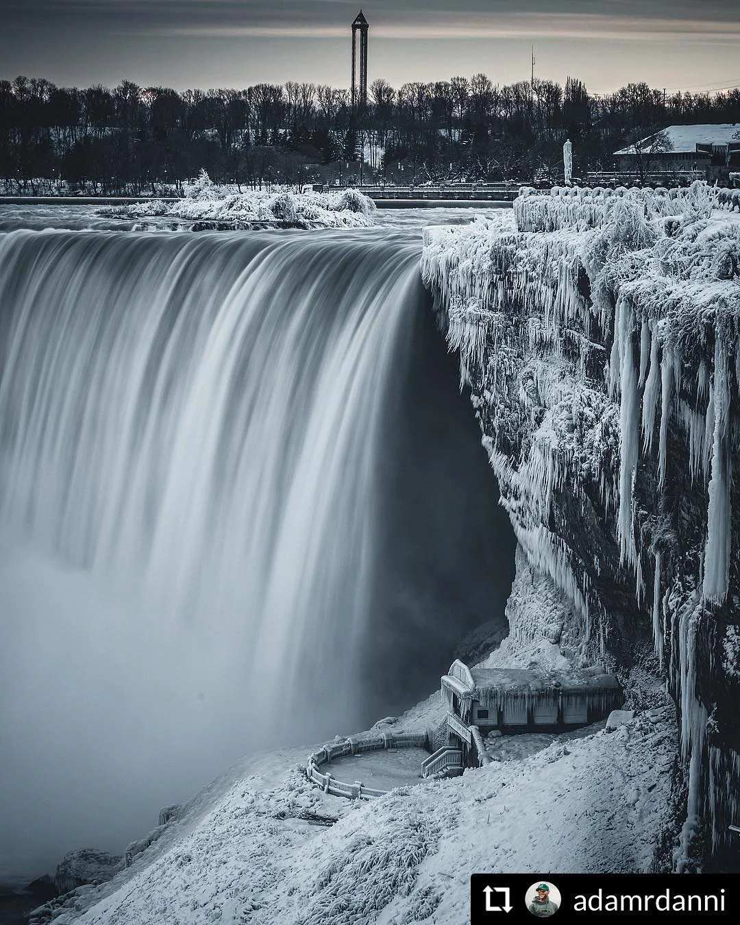 Ніагарський водоспад замерз і перетворився на фантастичне зимове диво - фото 419316