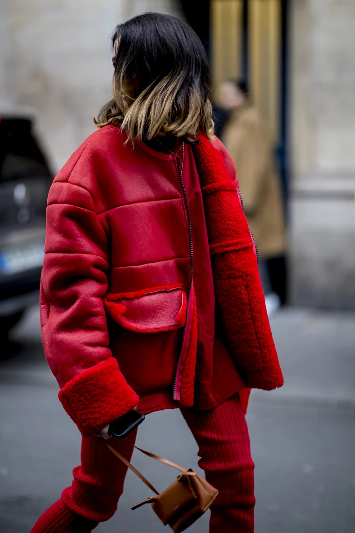 О, эта высокая мода: уличный стиль-вдохновение на улицах Парижа - фото 419571