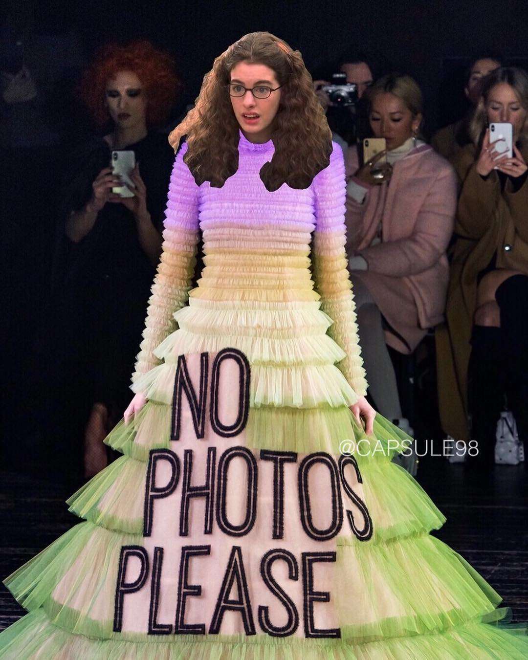 No photos please: дизайнери створили плаття з мемами, а вони знову стали мемами - фото 419661