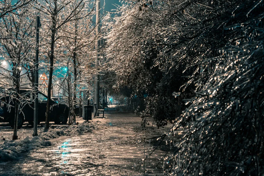 Ты подумаешь, что это фотошоп, но так выглядит Румыния после ледяного дождя - фото 419861