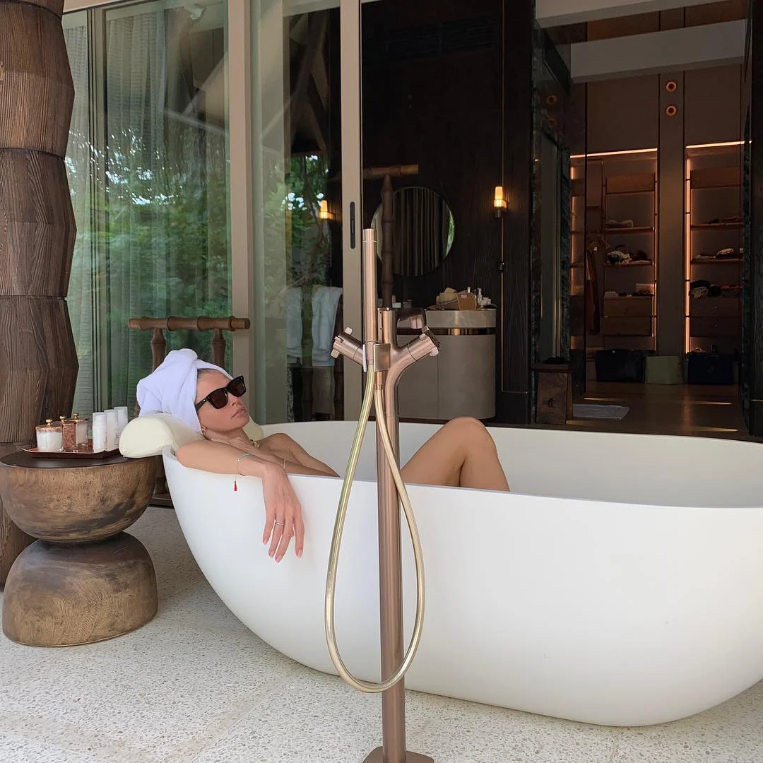 Віра Брежнєва голяка у ванні - це дуже пікантне видовище - фото 419919