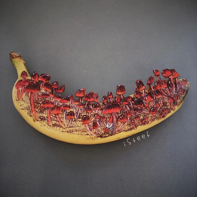 Креативный художник удивит тебя необычными картинами на банановых шкурках - фото 420385