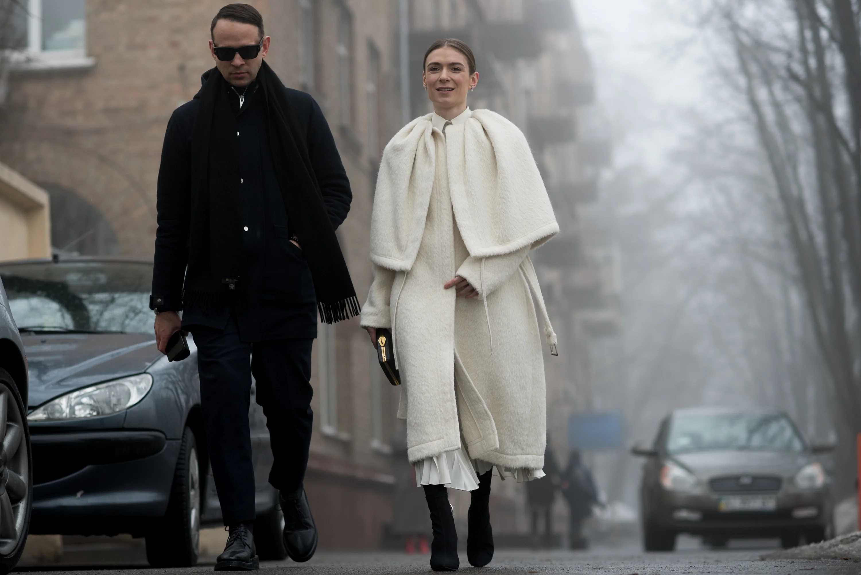 Киевские модники похвастались стильными луками на улицах города - фото 420661