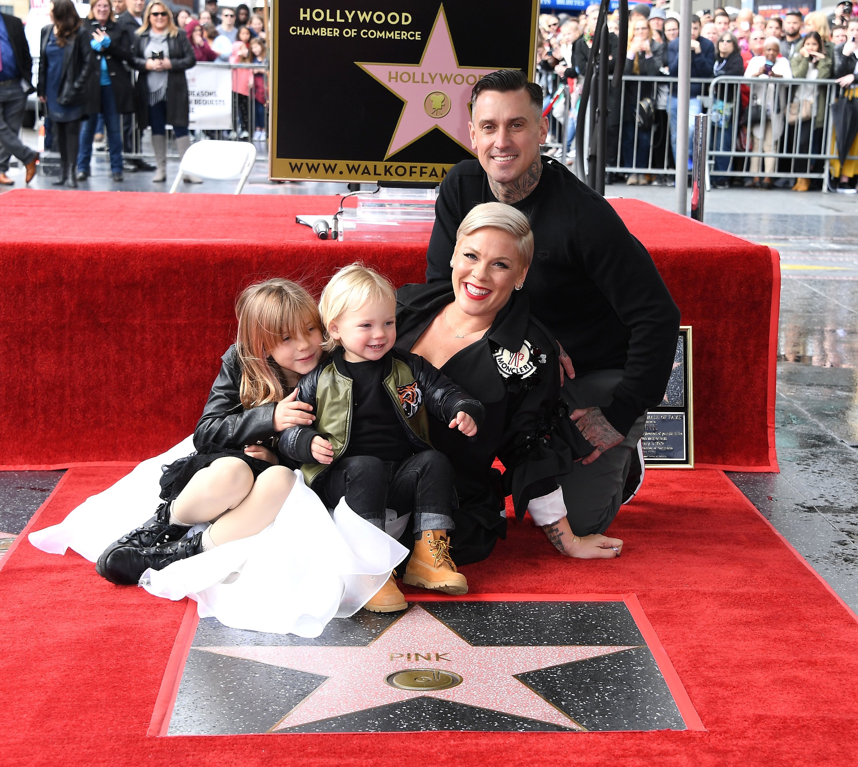 Голлівудська бунтарка Pink отримала власну зірку на Алеї слави - фото 420886