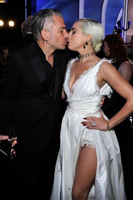 Леди Гага бросила своего жениха Кристиана Карино - фото 422494