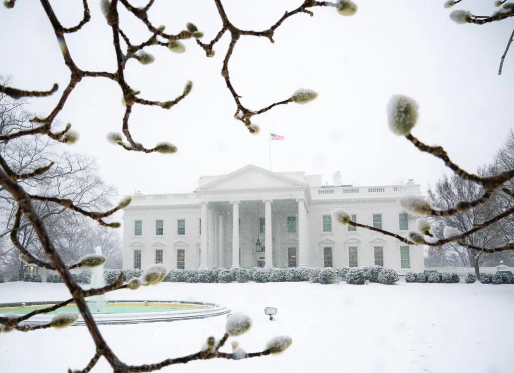 Иванка Трамп умилила зимними фото Белого дома - фото 422845
