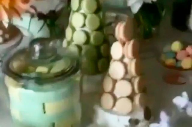 Видео с baby shower Меган Маркл намекнуло на пол королевского малыша - фото 423380