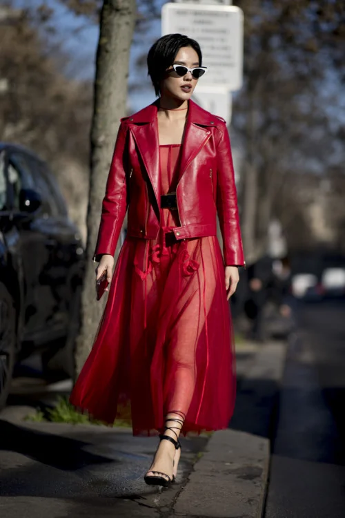 Уличный стиль: концентрация красоты и шарма на Неделе моды в Париже - фото 423754