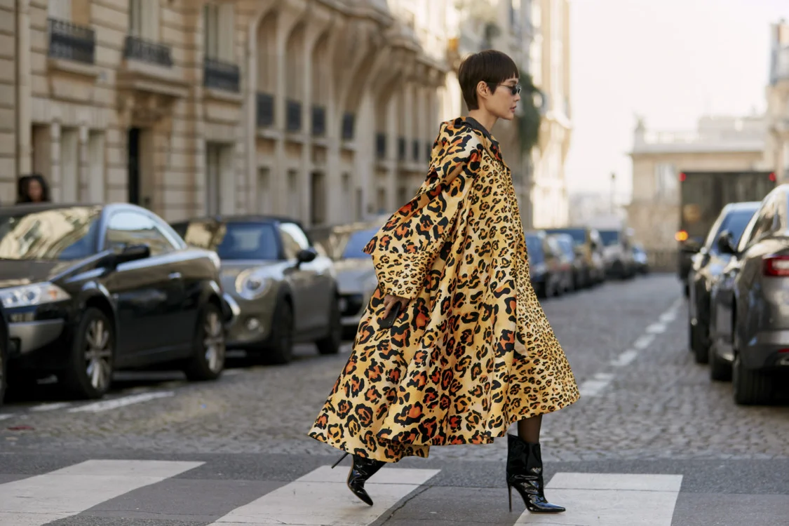 Уличный стиль: концентрация красоты и шарма на Неделе моды в Париже - фото 423788