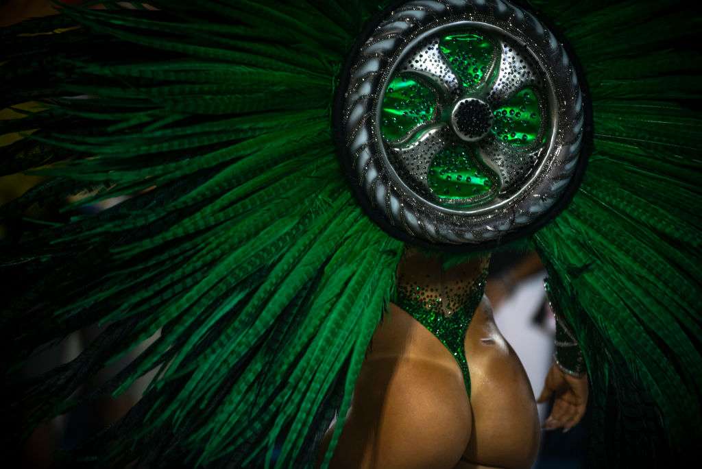 Карнавал в Рио 2019: сексуальные и зрелищные фото с колоритного действа - фото 423919