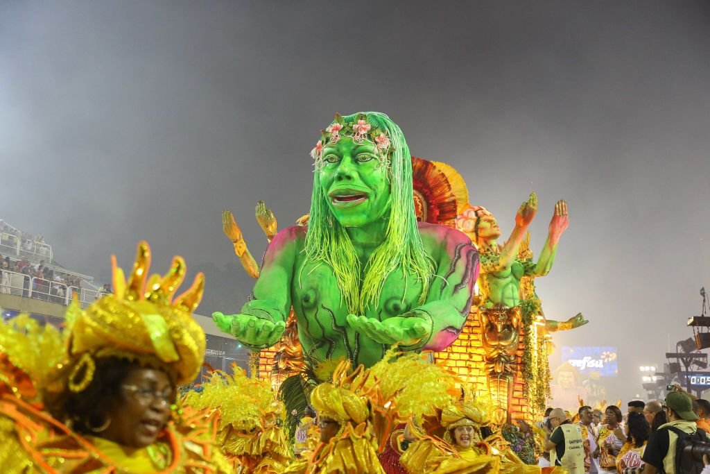 Карнавал в Ріо 2019: сексуальні та видовищні фото з колоритного дійства - фото 423921