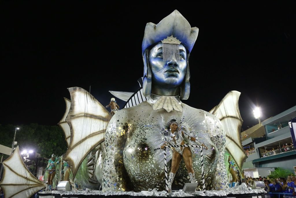 Карнавал в Рио 2019: сексуальные и зрелищные фото с колоритного действа - фото 423926