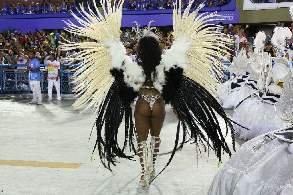Карнавал в Рио 2019: сексуальные и зрелищные фото с колоритного действа - фото 423927