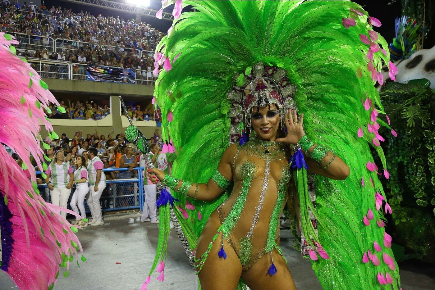Горячие девушки с карнавала в Рио: эта сочная и аппетитная подборка сделает твой день - фото 424627