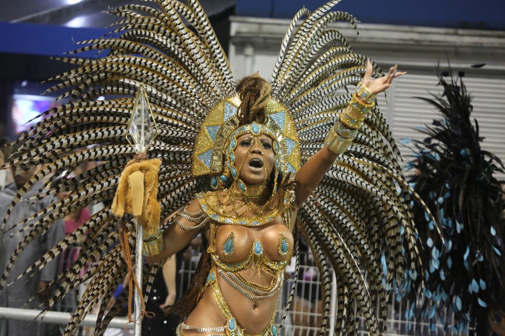 Горячие девушки с карнавала в Рио: эта сочная и аппетитная подборка сделает твой день - фото 424636