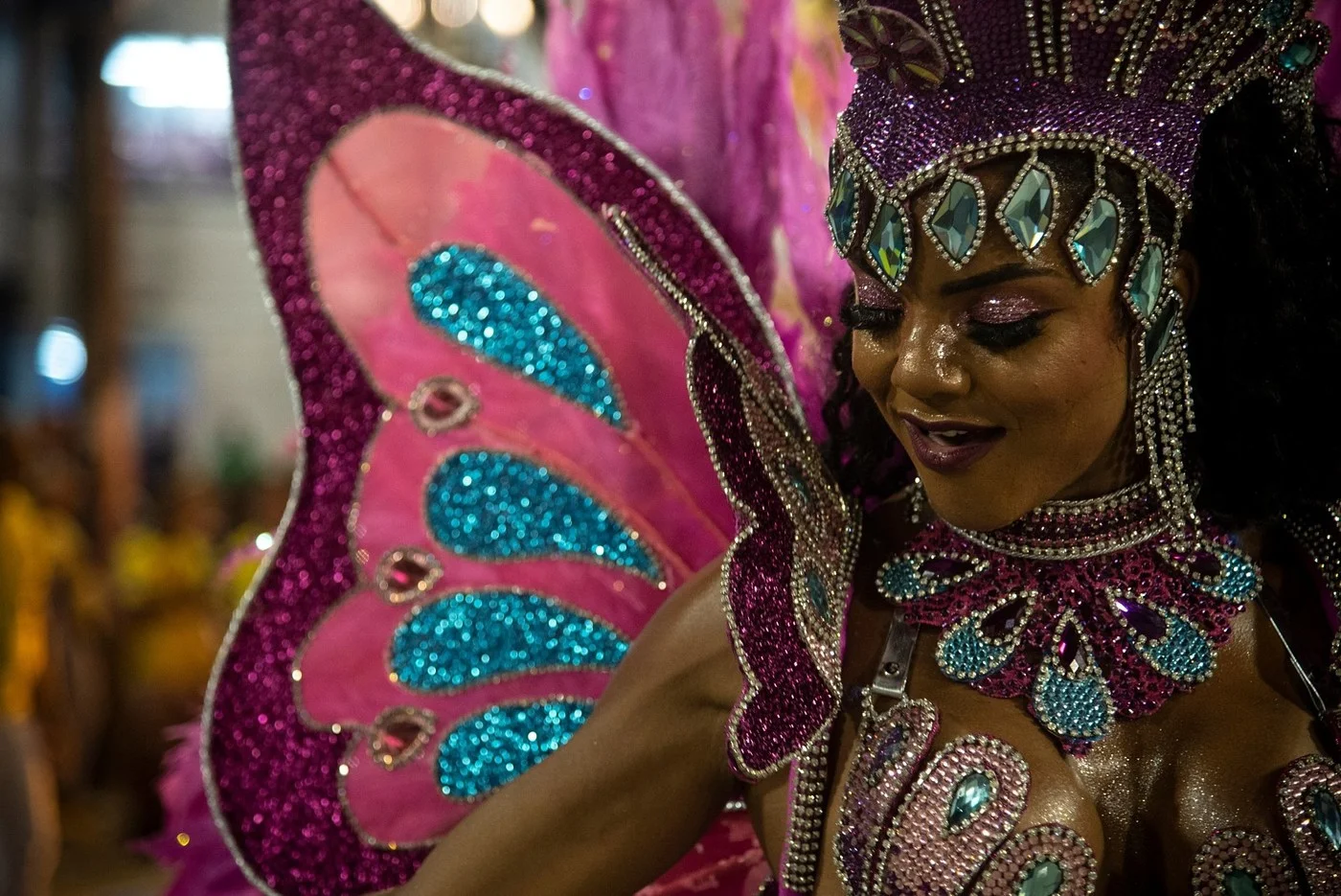 Горячие девушки с карнавала в Рио: эта сочная и аппетитная подборка сделает твой день - фото 424637
