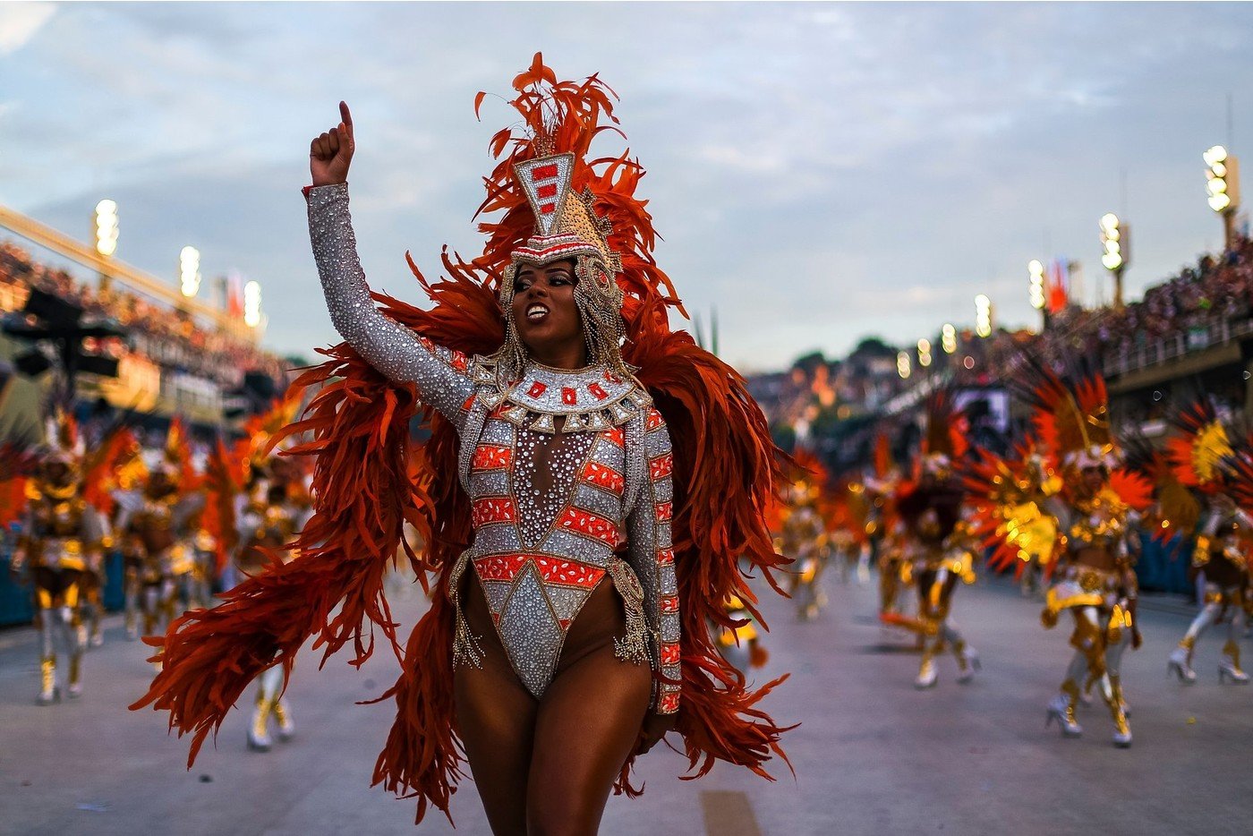 Горячие девушки с карнавала в Рио: эта сочная и аппетитная подборка сделает твой день - фото 424638
