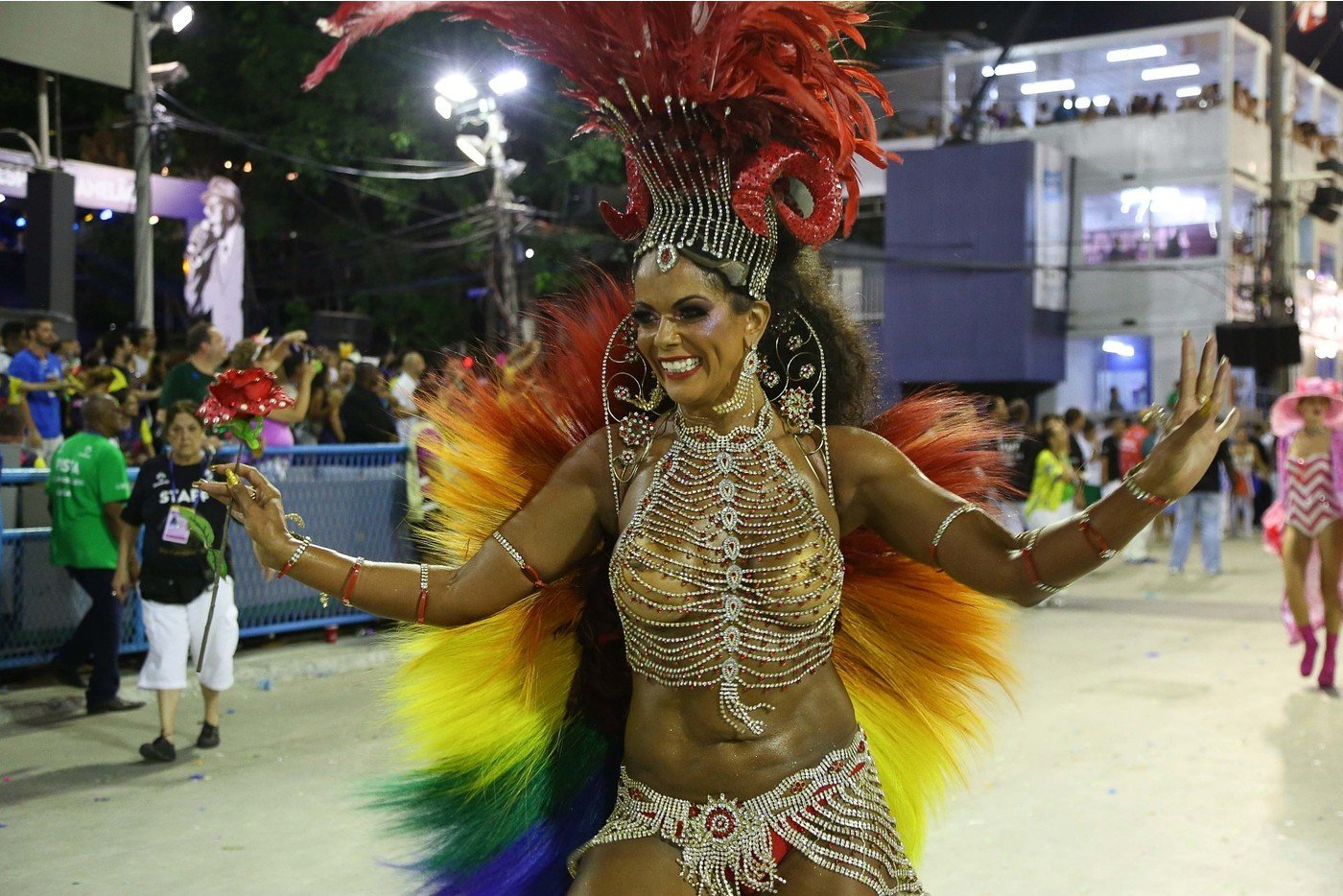 Горячие девушки с карнавала в Рио: эта сочная и аппетитная подборка сделает твой день - фото 424641