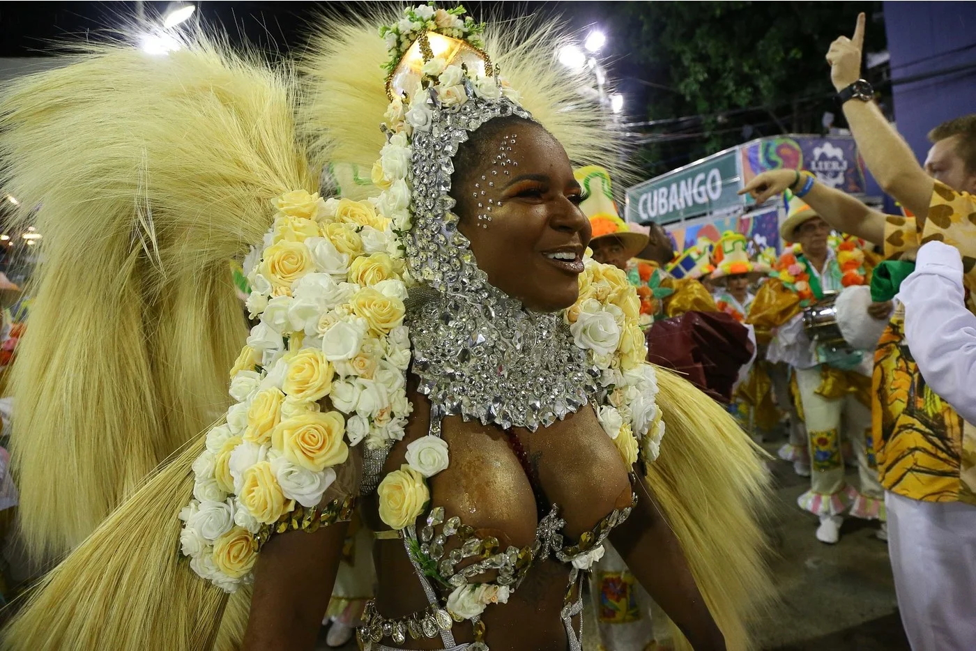 Горячие девушки с карнавала в Рио: эта сочная и аппетитная подборка сделает твой день - фото 424643
