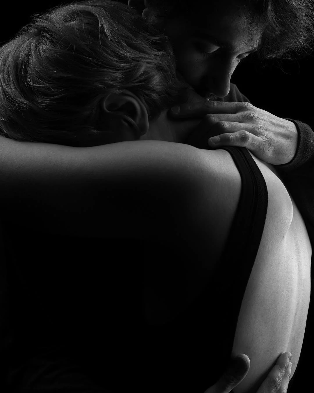 Віра Кекелія в чуттєвій фотосесії з коханим - це справжня естетична насолода - фото 425092