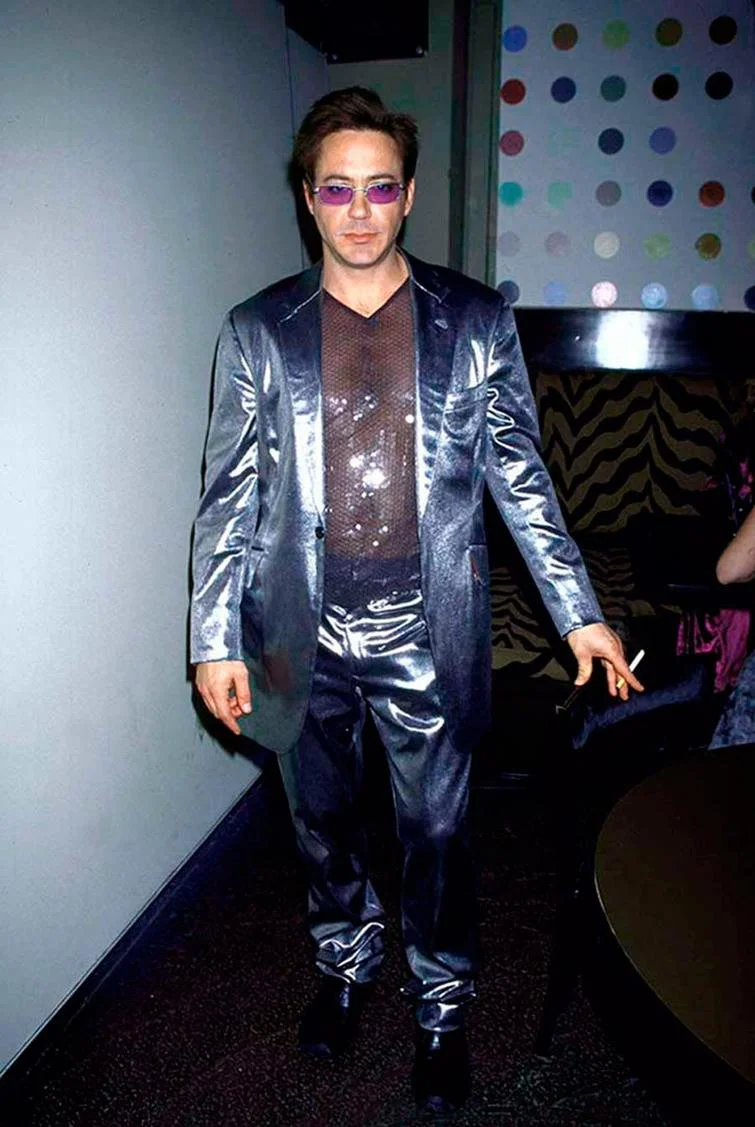 Глупые фотки голливудских звезд из 90-ых, за которые хочется им дать по попе - фото 425368