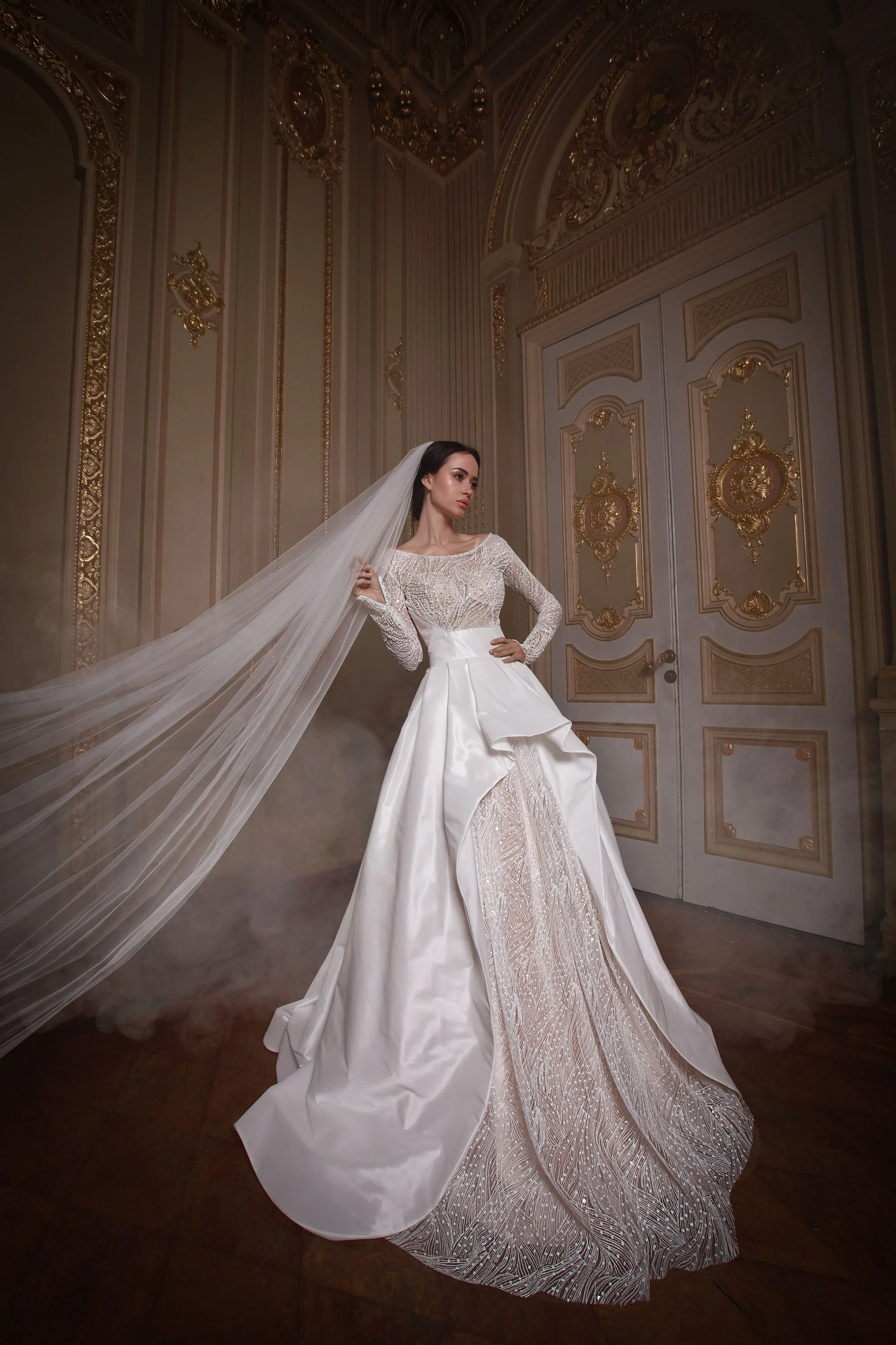 Злата Огневич и Анна Буткевич примеряли роскошные свадебные платья от Андре Тана - фото 425444