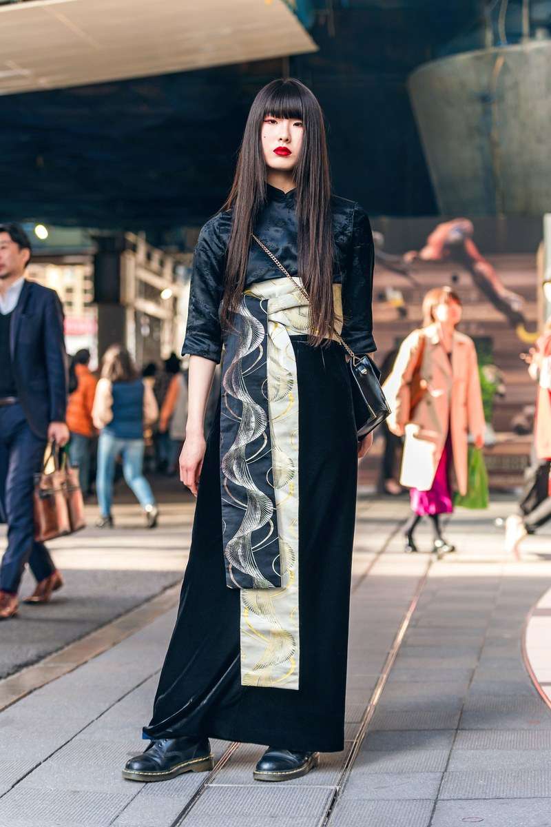Уличный стиль на Неделе моды в Токио как с другой планеты и ломает все стереотипы о моде - фото 426011
