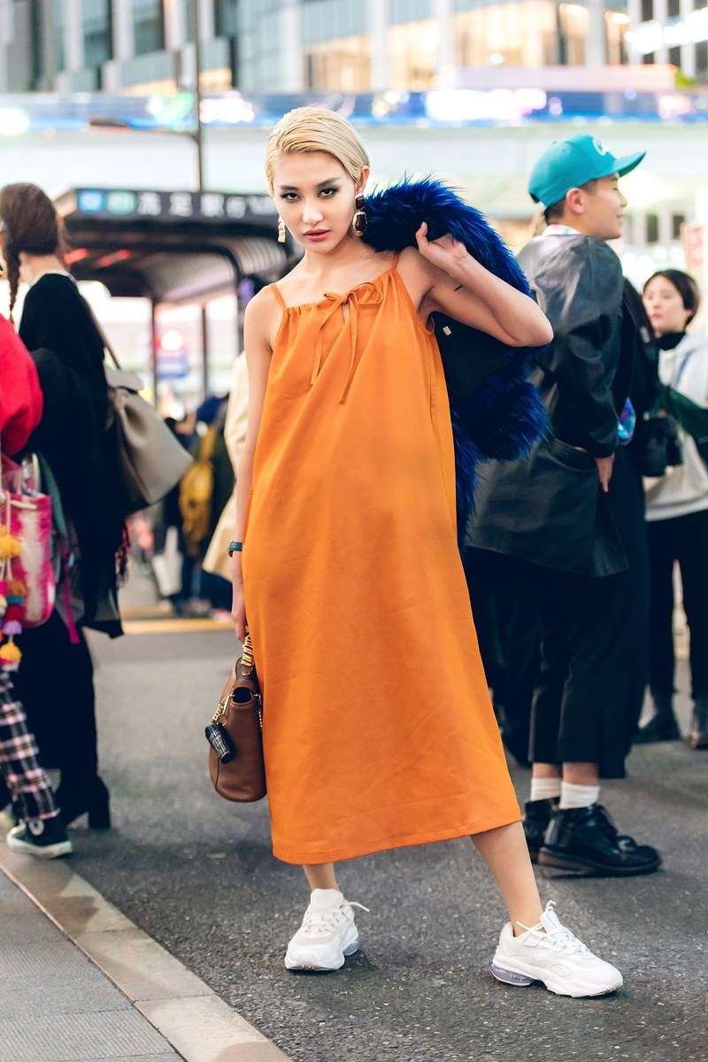 Вуличний стиль на Тижні моди в Токіо наче з іншої планети і ламає всі стереотипи про моду - фото 426017